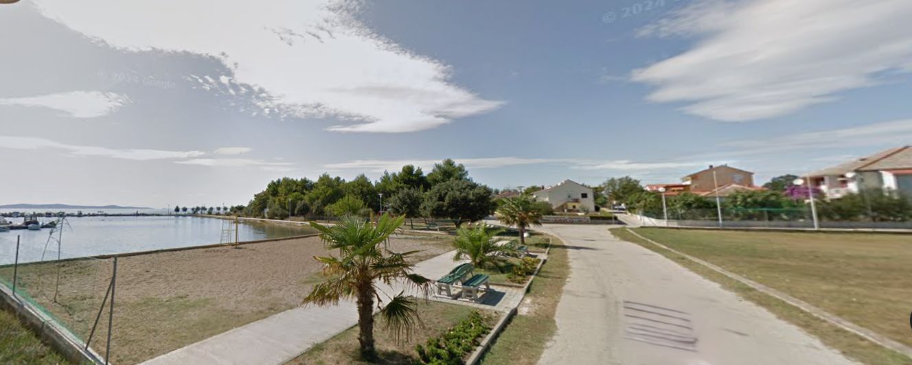 Kuća u Privlaci, 132m², 1 soba