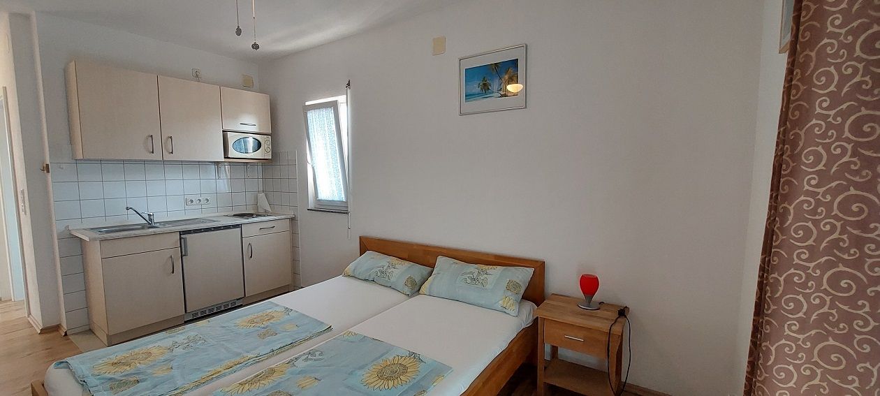 Kuća u Privlaci, 200m², 7 soba — slika 3