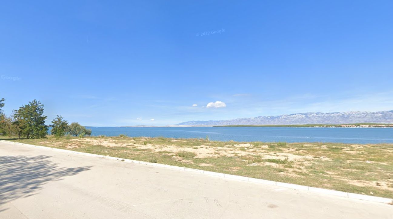 Zemljište u Vrsiu, 661m²
