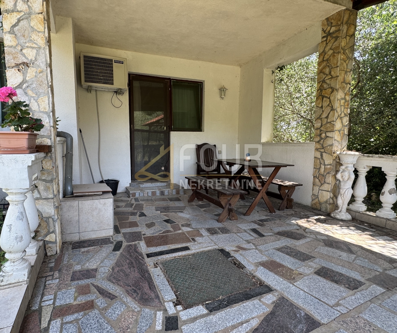Kuća u Vrbniku, 115m², 3 sobe