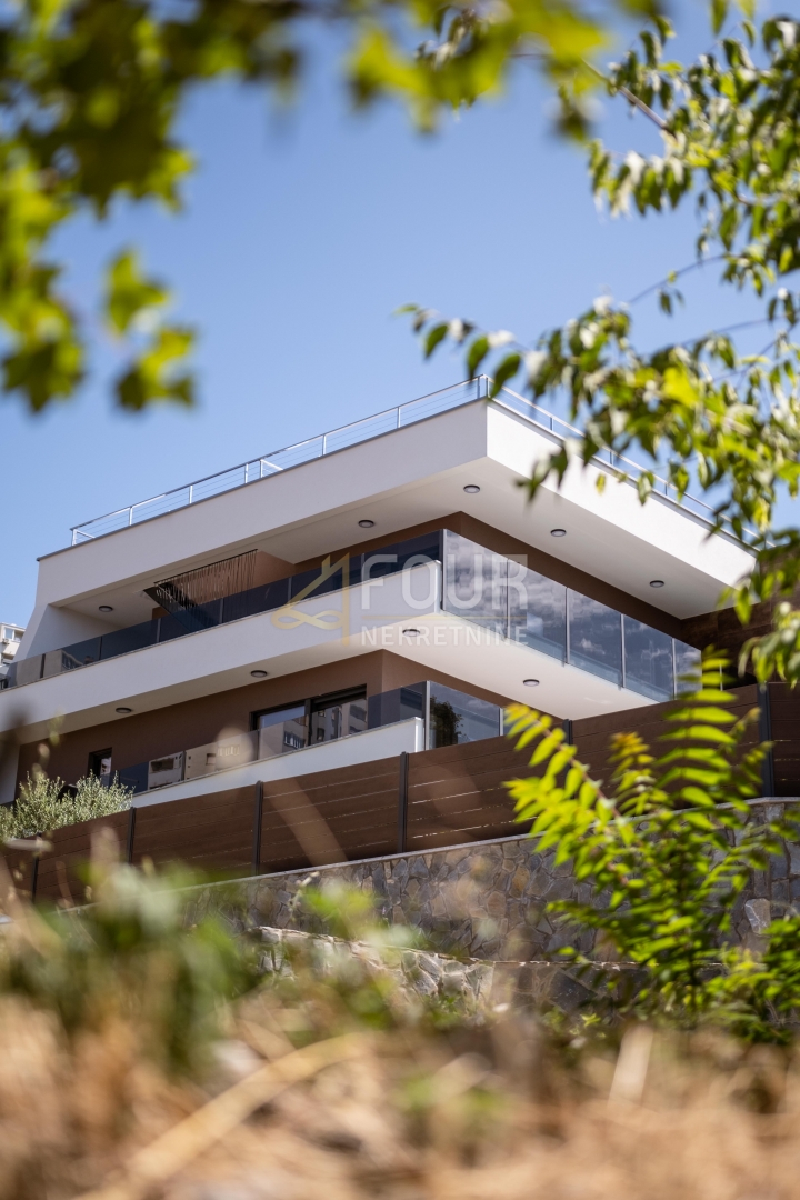 Wohnung u Rijeci, 164.82m², 3 sobe