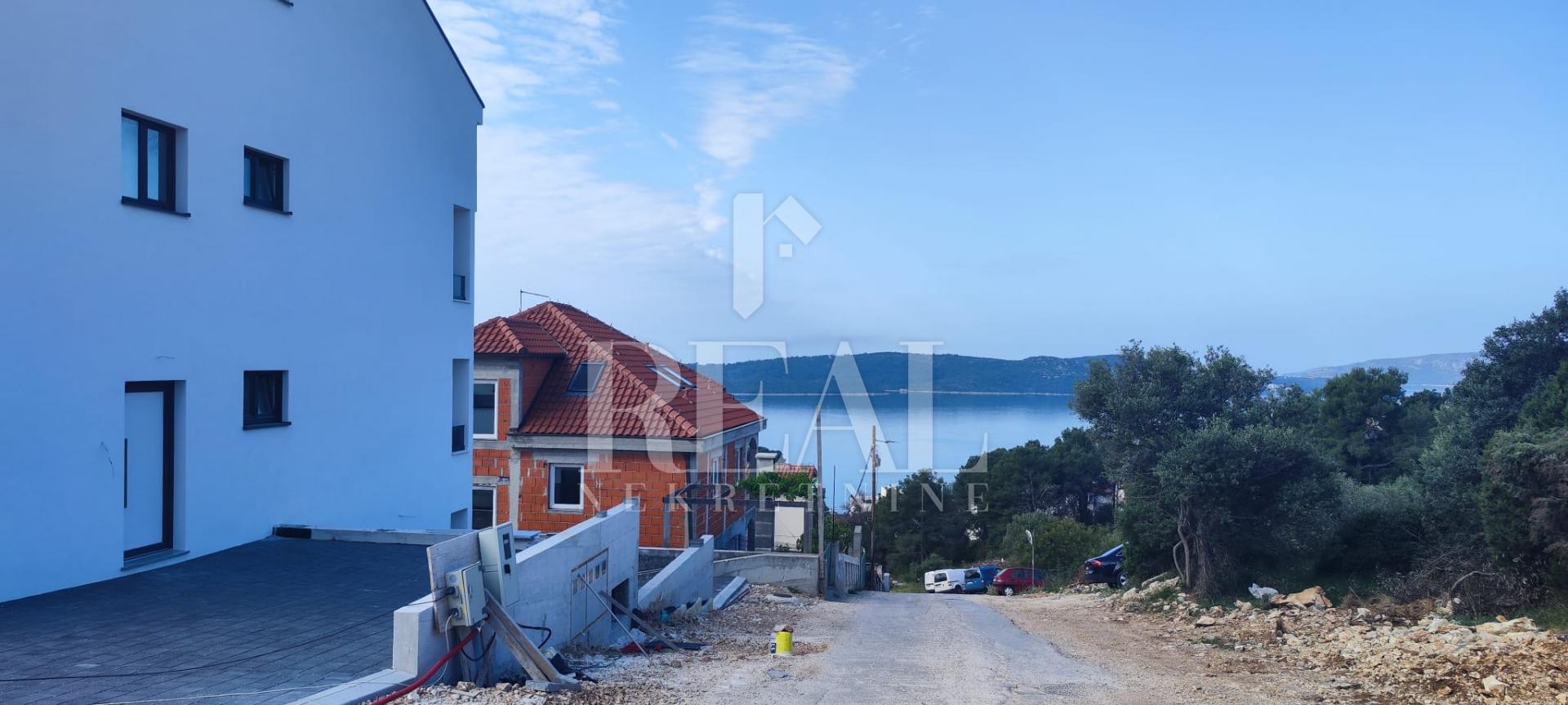 Appartamento u Trogiru, 88m², 3 sobe