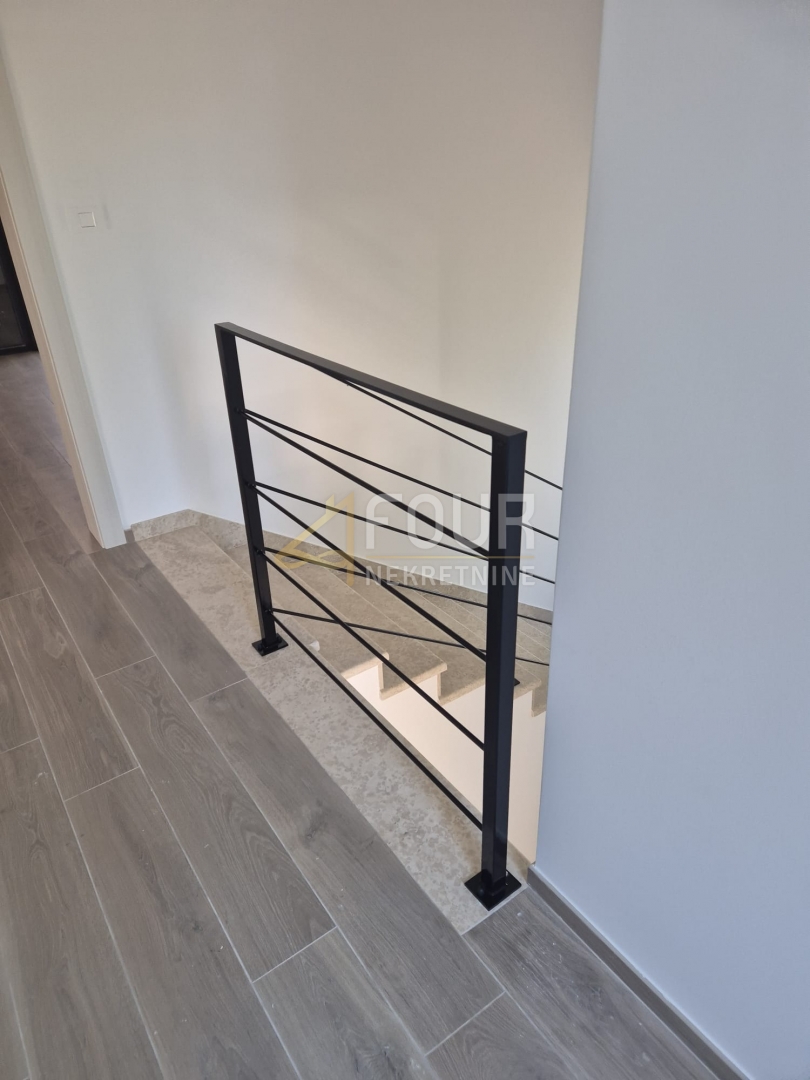 Casa u Marčani, 244m², 3 sobe, slika 2