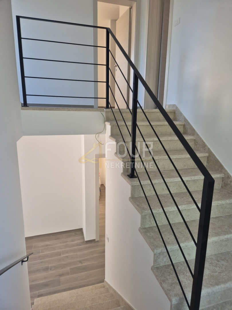 Casa u Marčani, 244m², 3 sobe, slika 5
