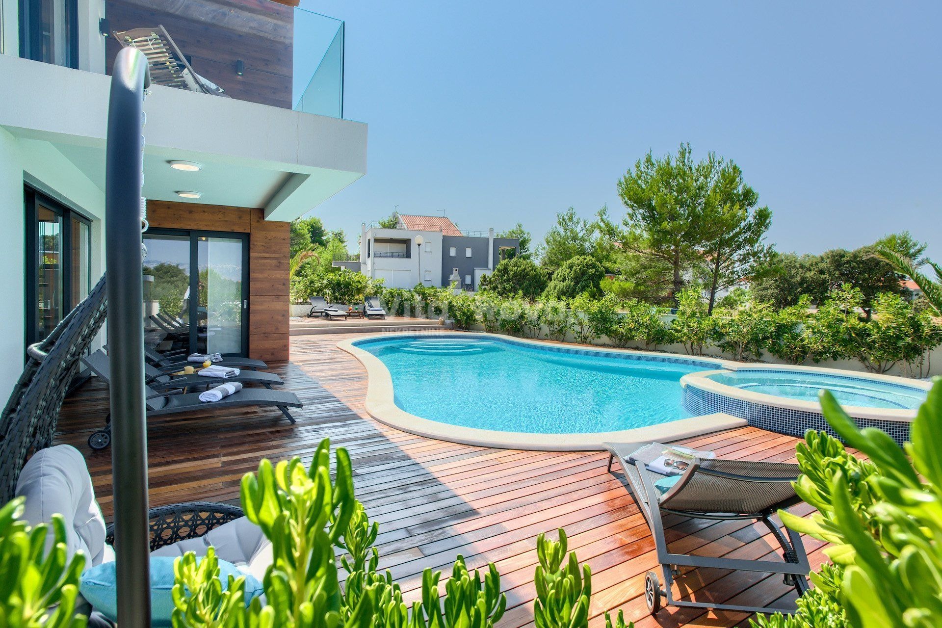 Kuća u Ninu, 200m², 3 sobe