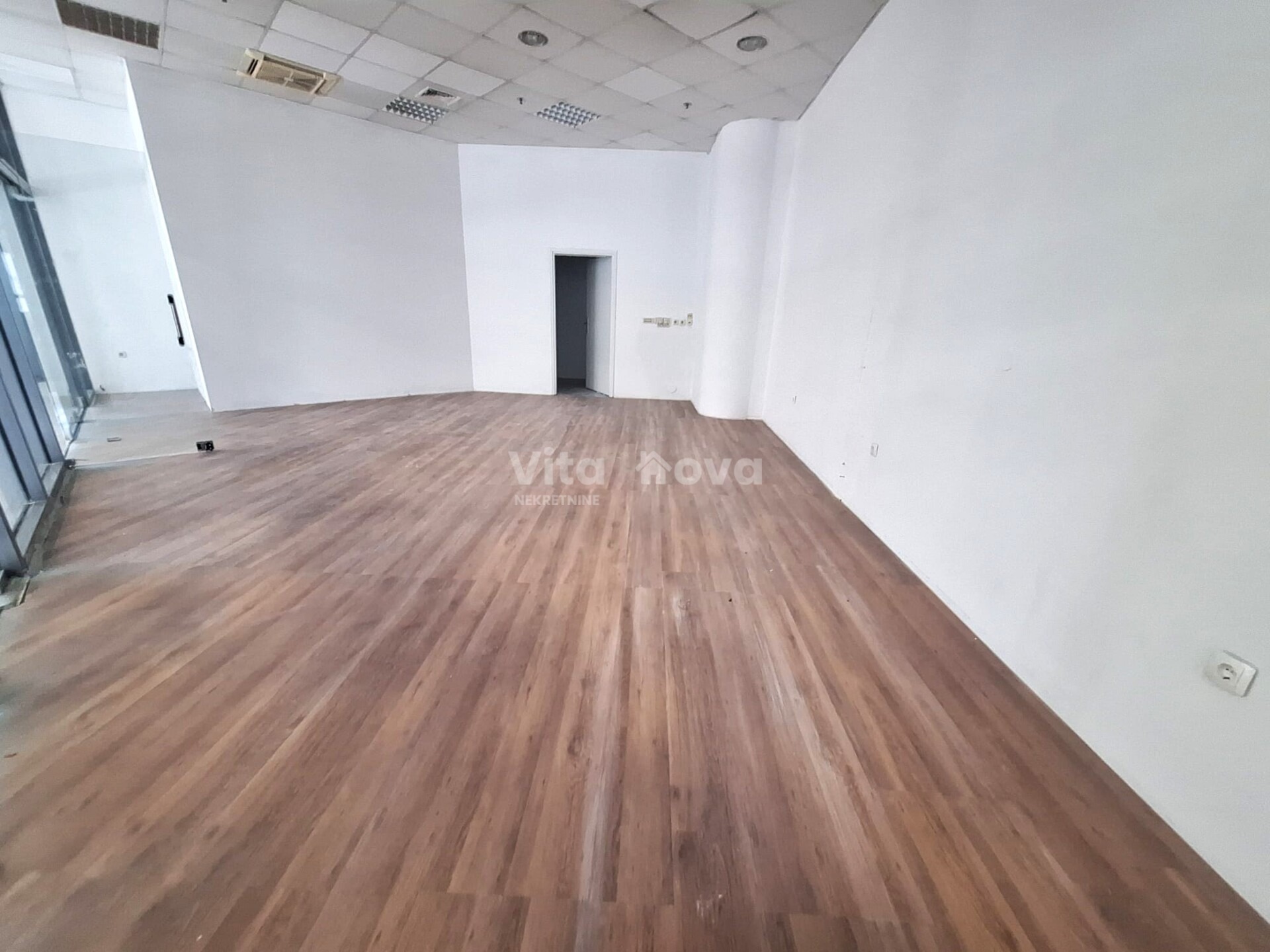 Poslovni Prostor u Zadru, 61m²