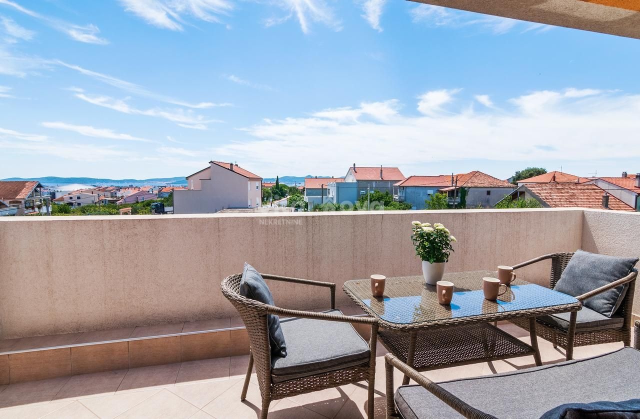 PLOVANIJA, 5 APARTMANA + POMOĆNI OBJEKT OD 48m2. ODLIČNA INVESTICIJA!