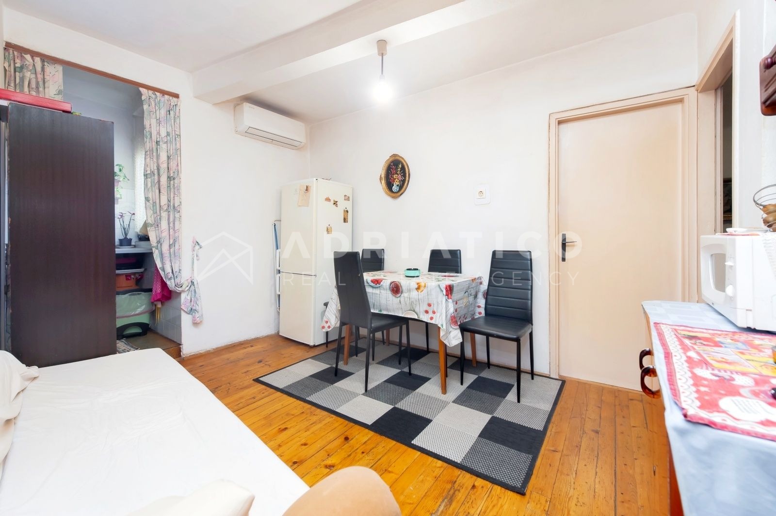 Stan u Rovinju, 46m², 1 soba — slika 2