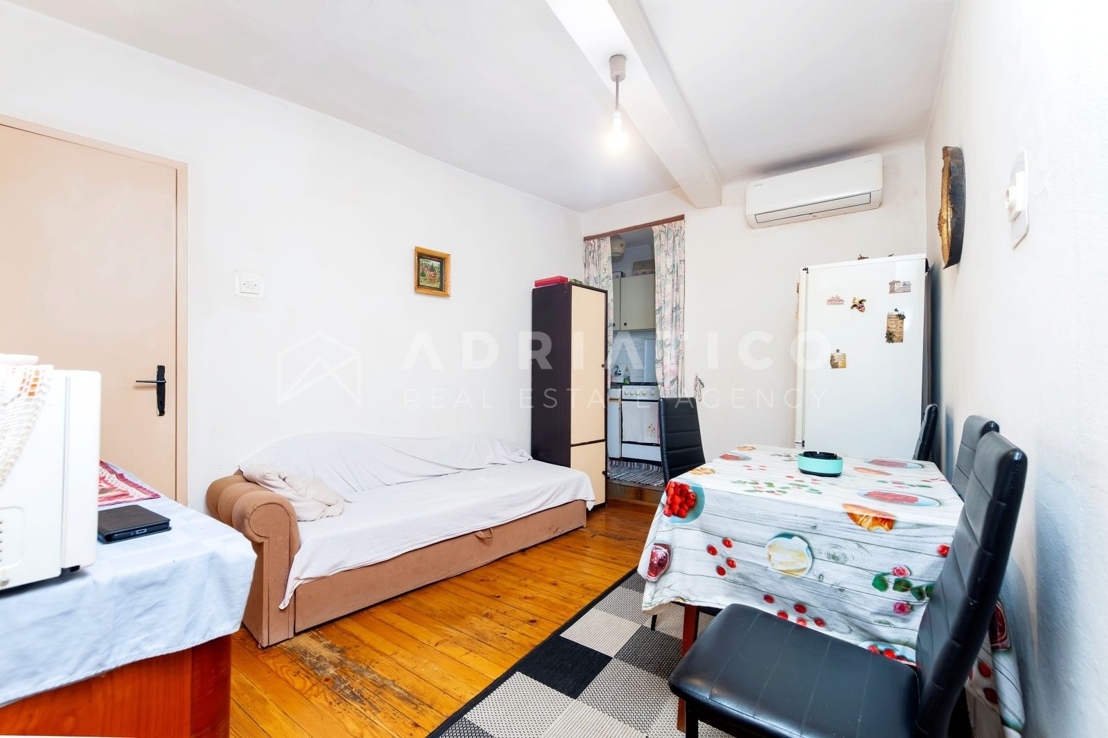 Stan u Rovinju, 46m², 1 soba — slika 3