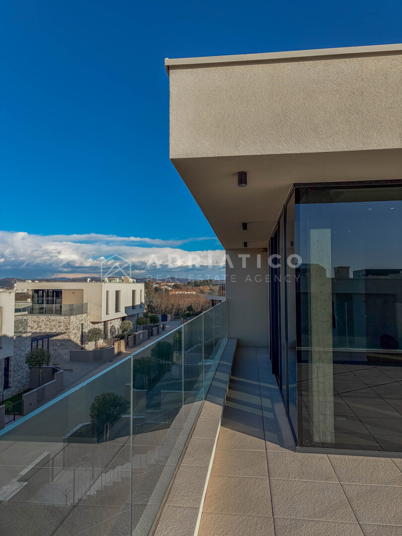 Kuća u Umagu, 280m², 3 sobe — slika 3