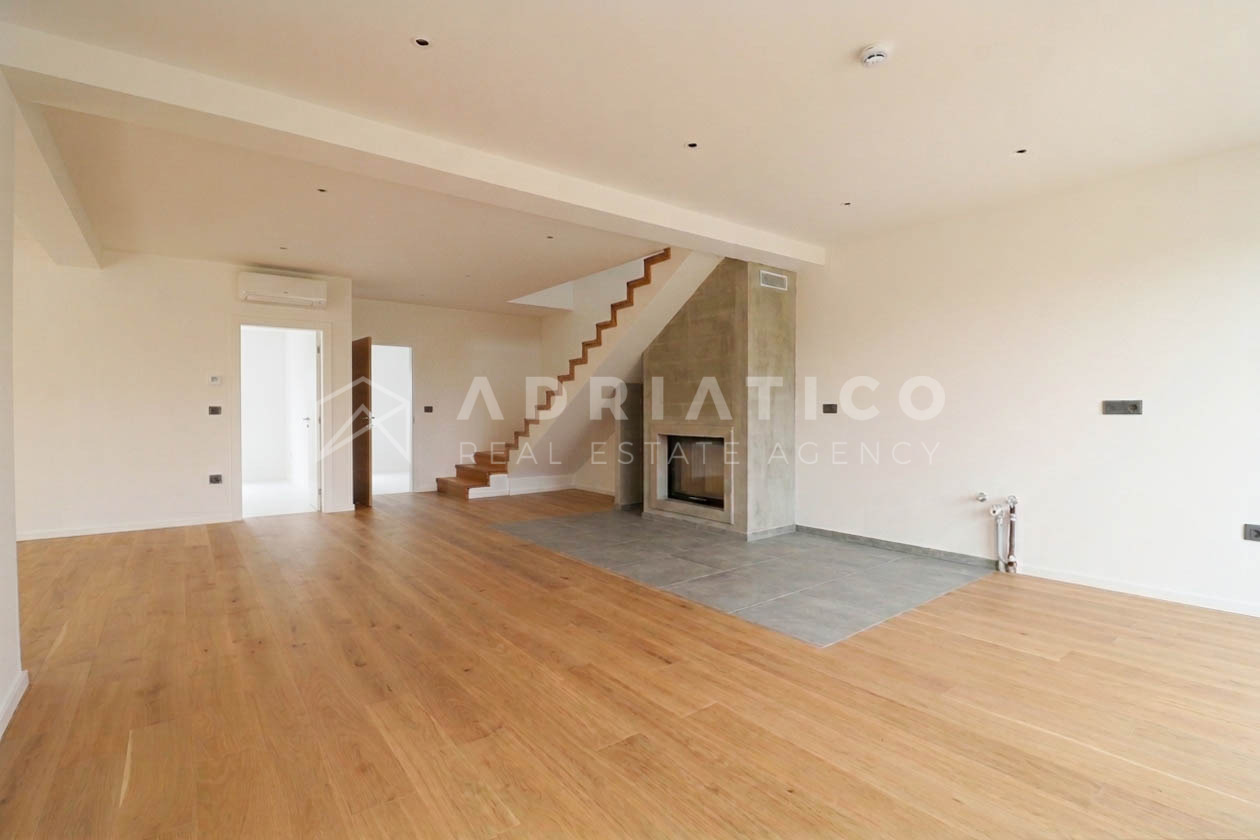 Kuća u Kanfanaru, 200m², 4 sobe, slika 3