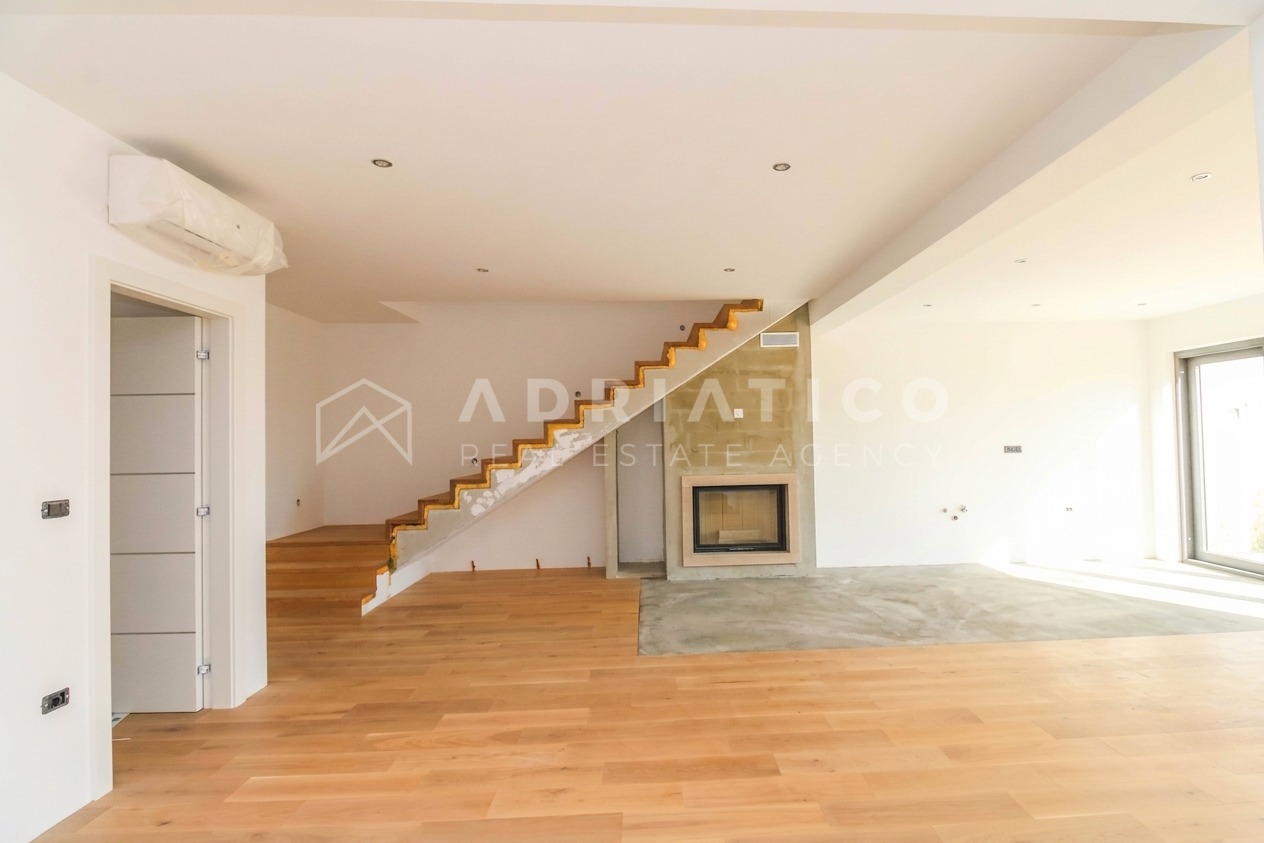 Kuća u Kanfanaru, 200m², 4 sobe, slika 5
