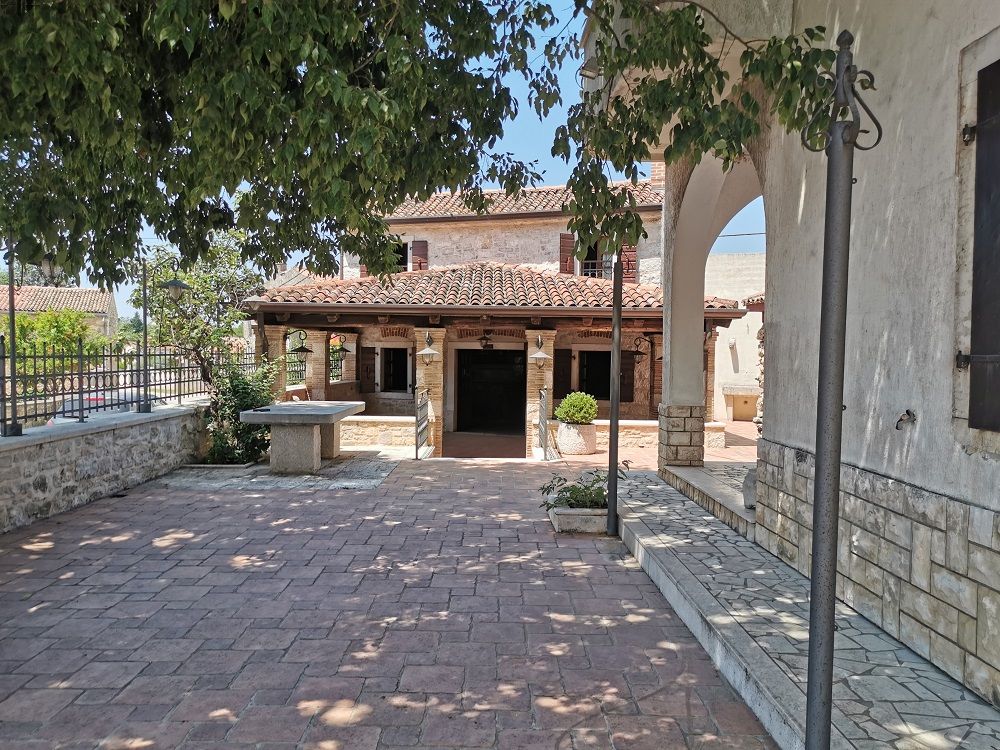 House u Vrsaru, 130m², 2 sobe, slika 2