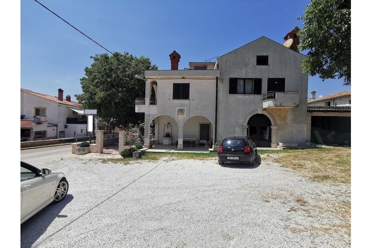 Kuća u Vrsaru, 480m², slika 2