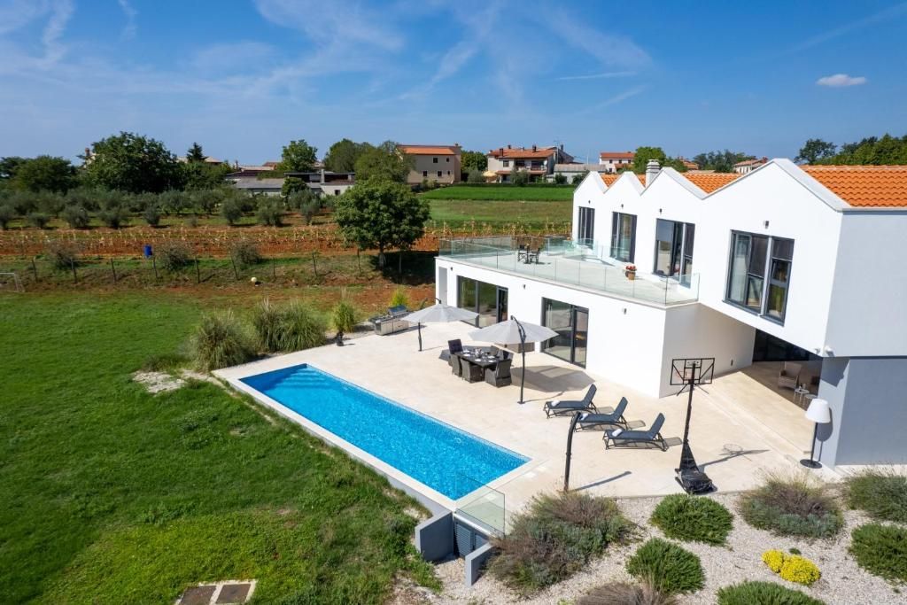 Casa u Poreču, 454m², 6 soba