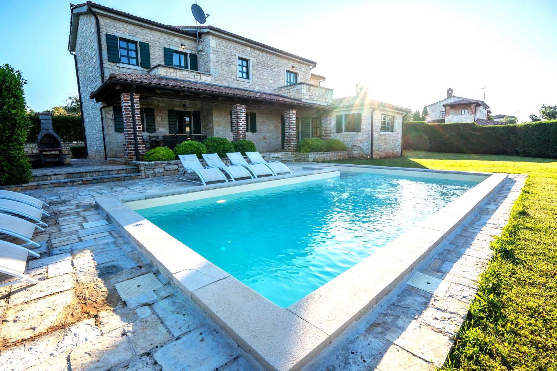 House u Sveti Lovreču, 263m², 4 sobe