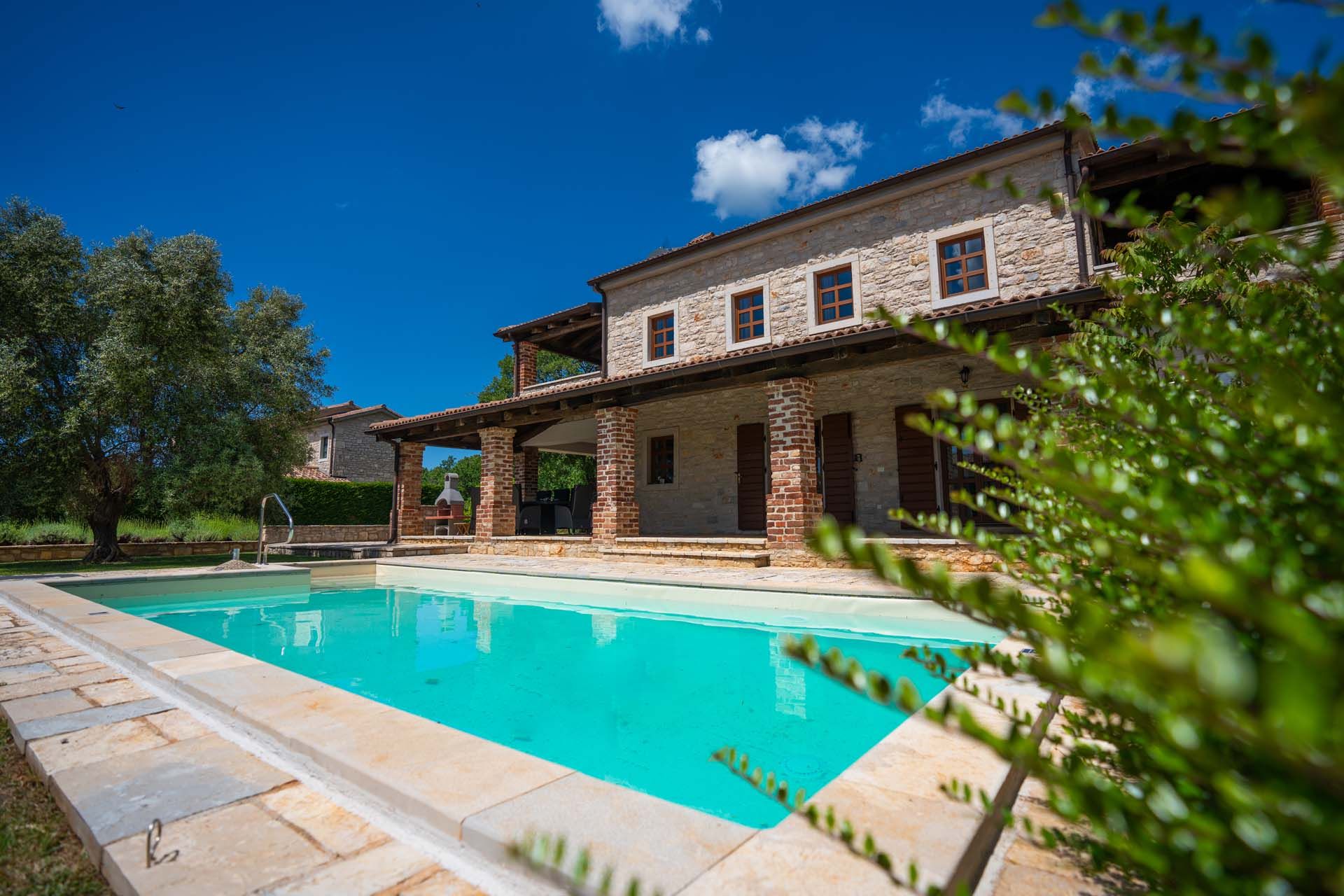 Casa u Sveti Lovreču, 2239m², 35 soba