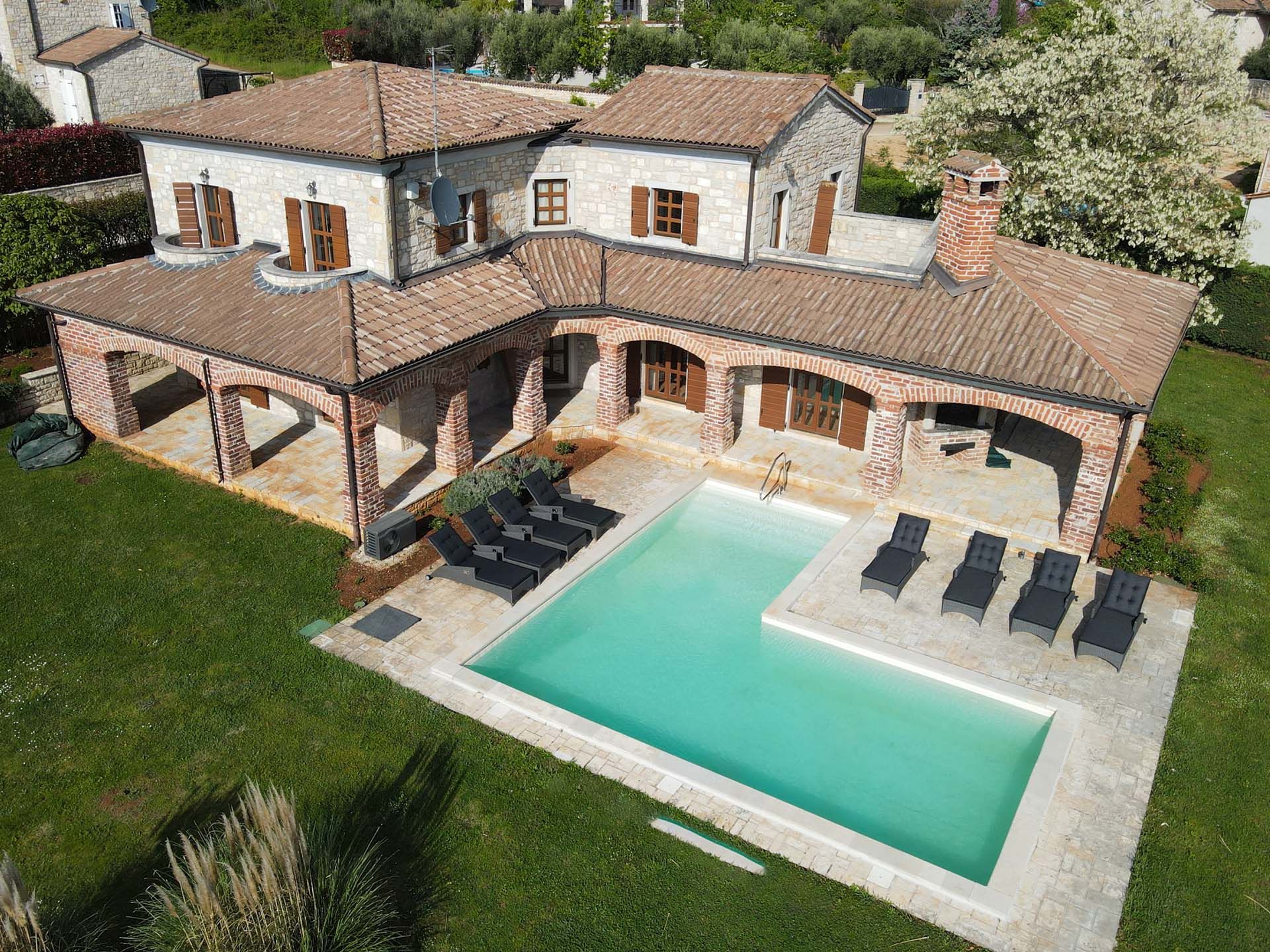 Casa u Sveti Lovreču, 257m², 4 sobe, slika 2
