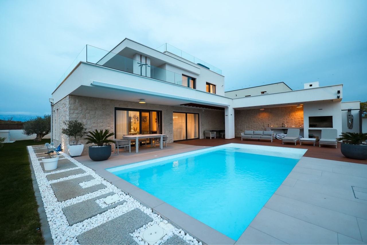 House u Privlaci, 196m², 3 sobe, slika 2