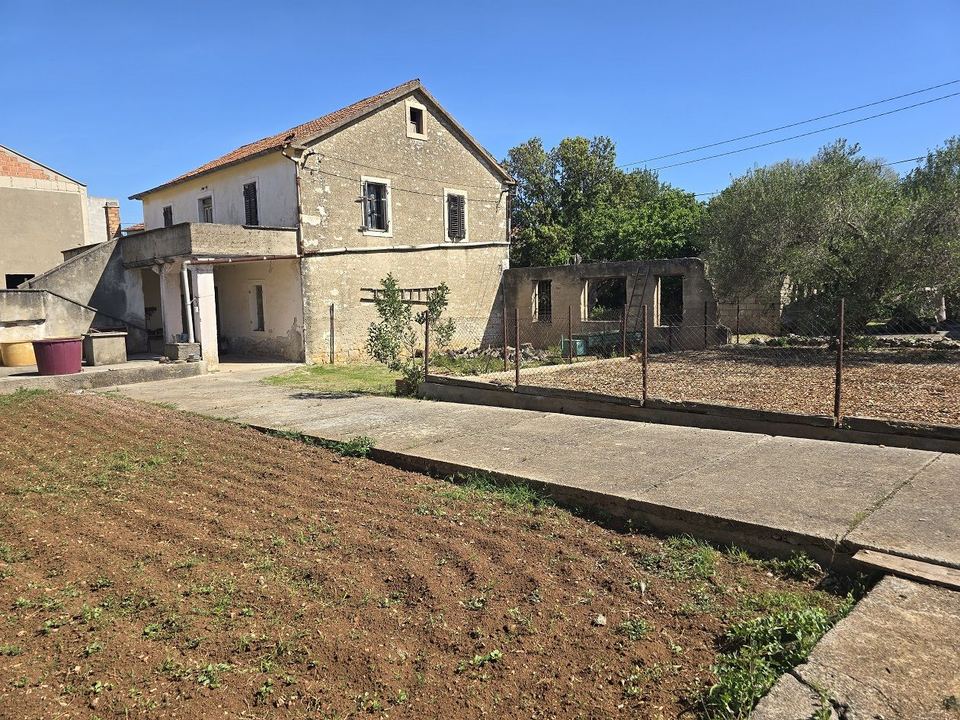 Kuća u Sukošanu, 320m²