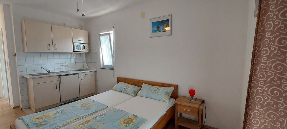 Kuća u Privlaci, 200m², 7 soba, slika 3