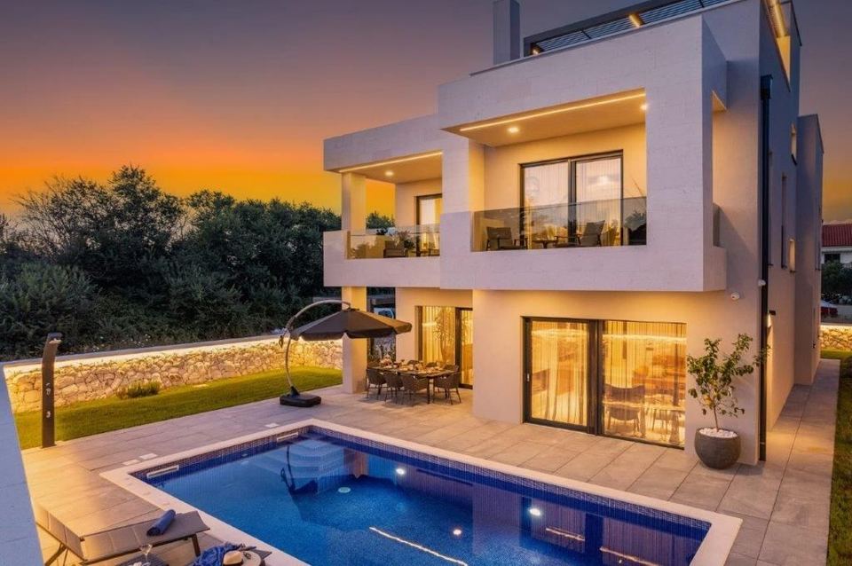 House u Privlaci, 370m², 4 sobe, slika 3