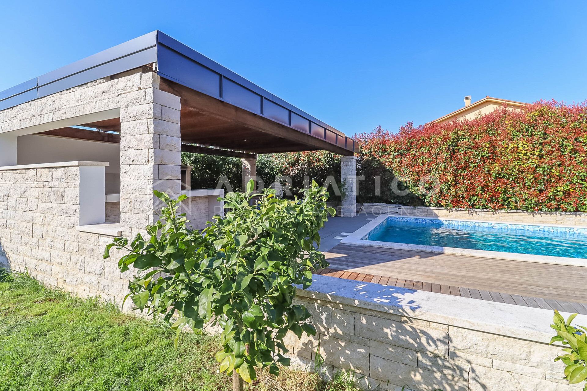 Haus u Puli, 250m², 4 sobe, slika 3