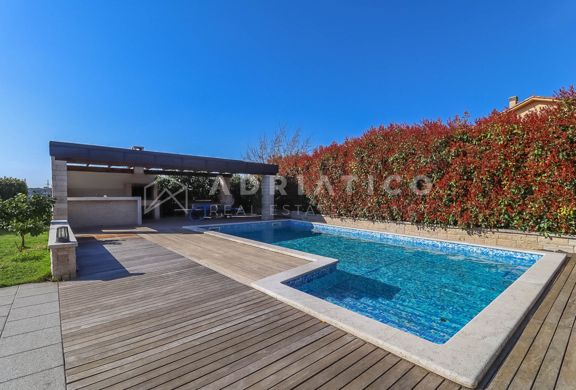 Haus u Puli, 250m², 4 sobe, slika 4