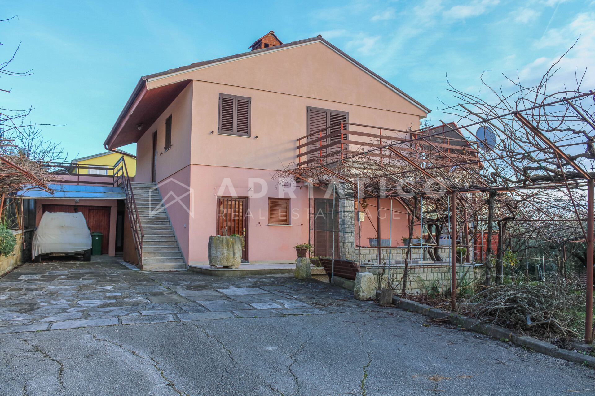 Kuća u Buju, 200m², 4 sobe