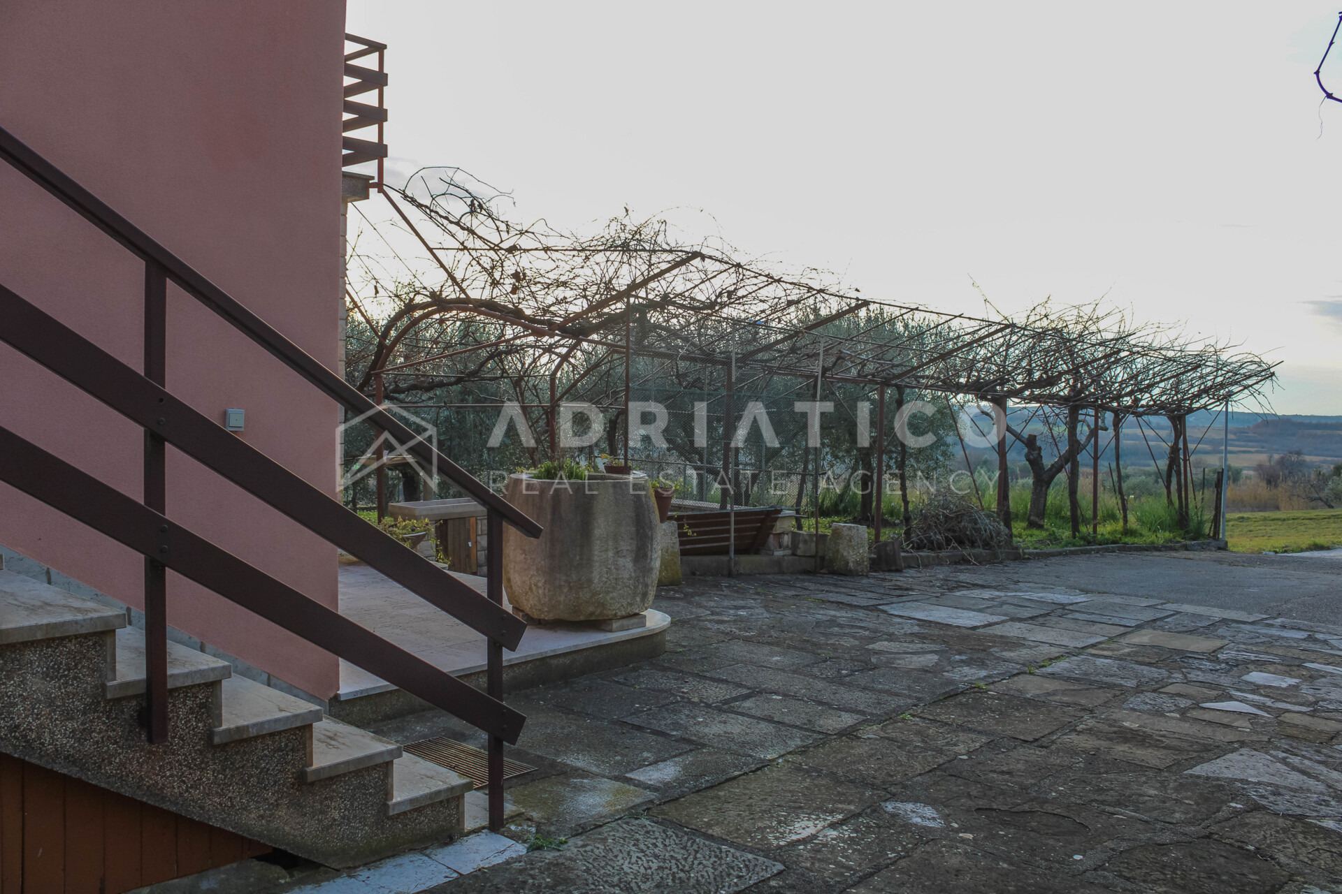 Haus u Buju, 200m², 4 sobe, slika 2