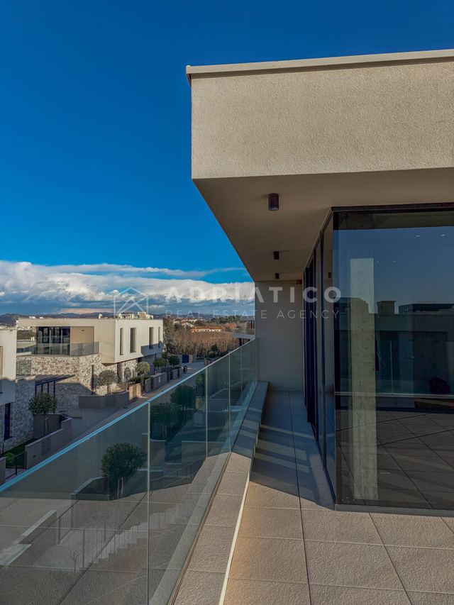 Casa u Umagu, 280m², 3 sobe, slika 3