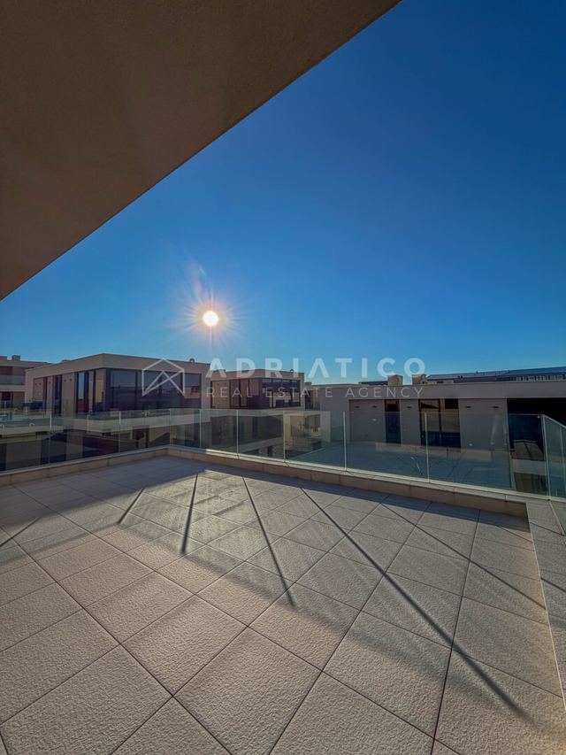 Casa u Umagu, 280m², 3 sobe, slika 4
