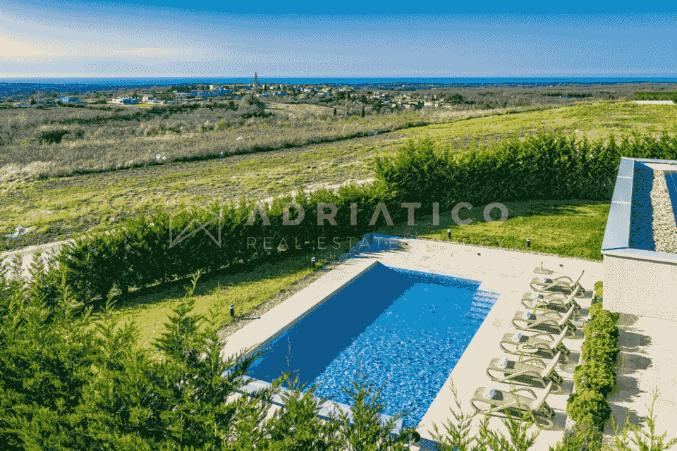 Casa u Brtonigli, 341m², 3 sobe