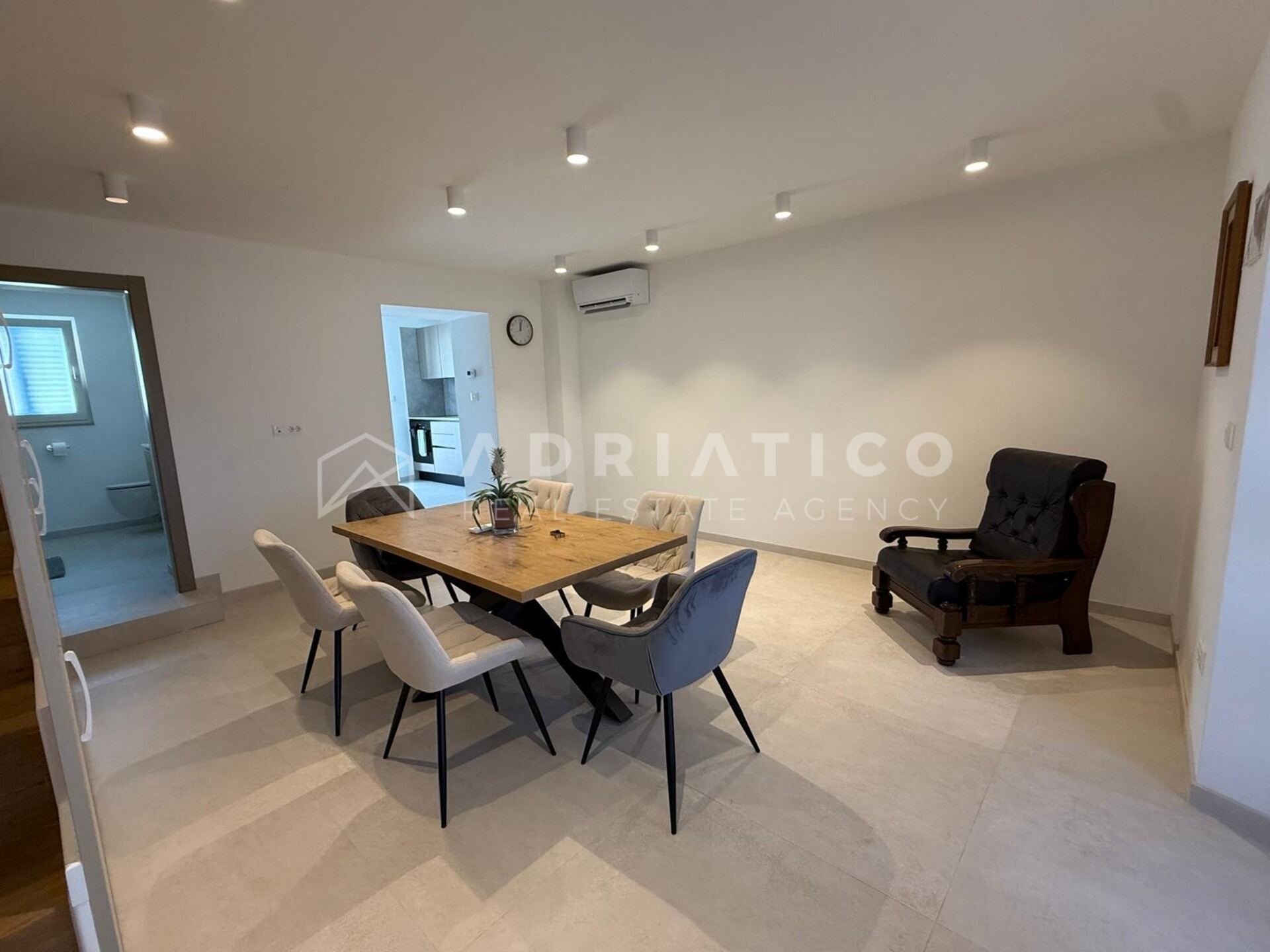 Kuća u Novigradu, 135m², 3 sobe, slika 2
