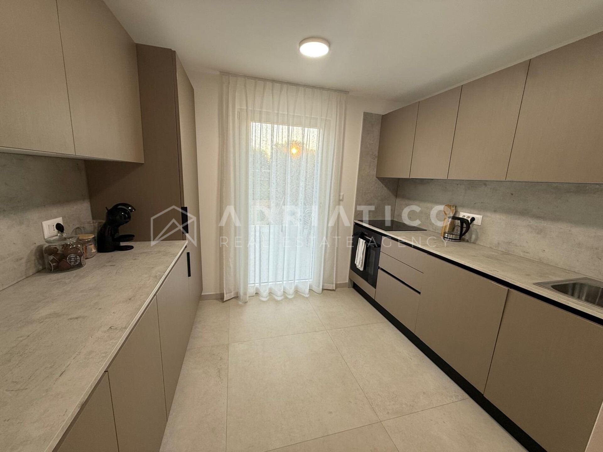Kuća u Novigradu, 135m², 3 sobe, slika 4