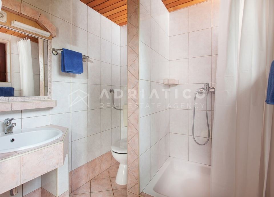 Casa u Novigradu, 132m², 5 soba, slika 4