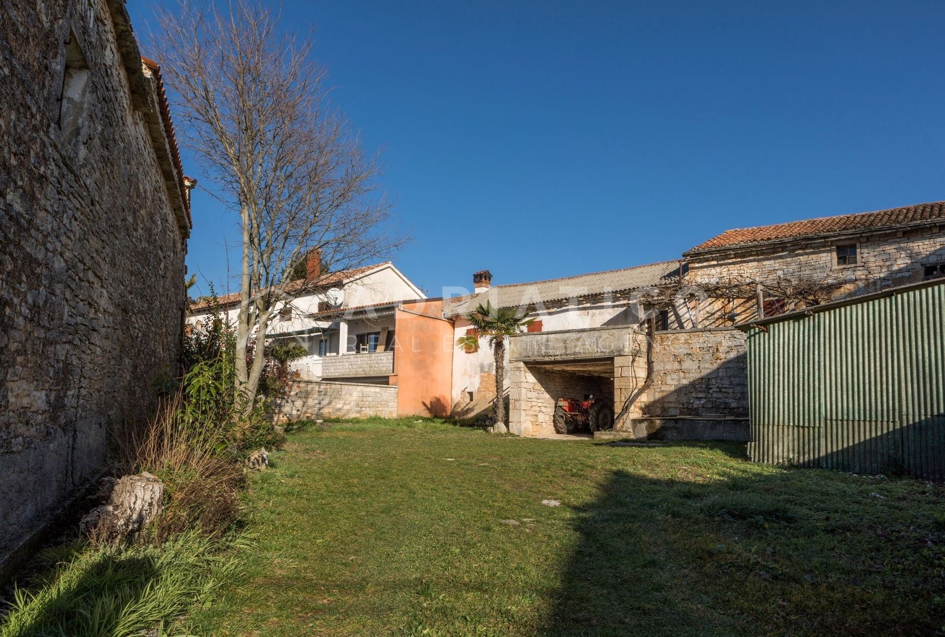 House u Kanfanaru, 313.15m², slika 2