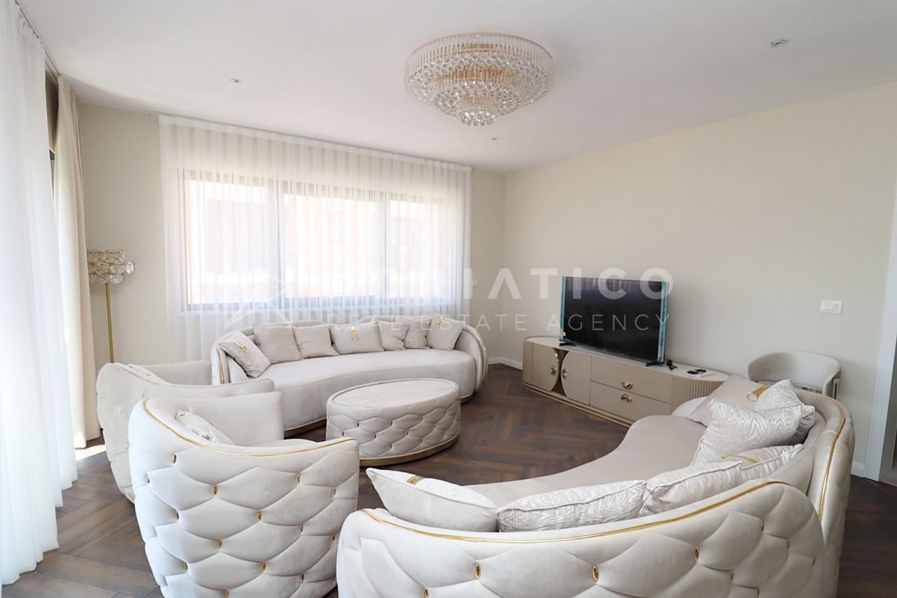 Apartment u Rovinju, 180m², 4 sobe