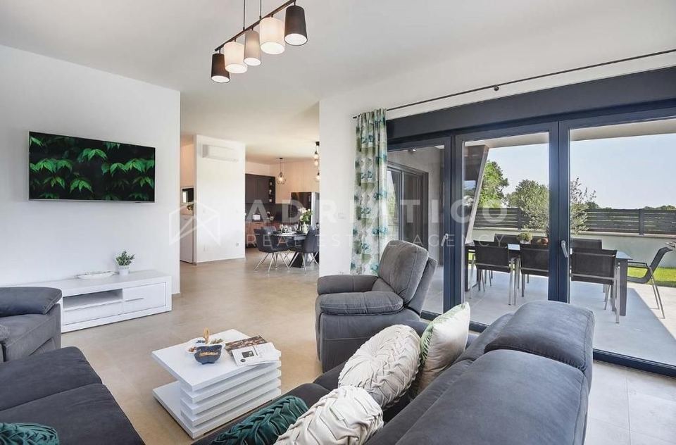 Kuća u Puli, 180m², 3 sobe, slika 3
