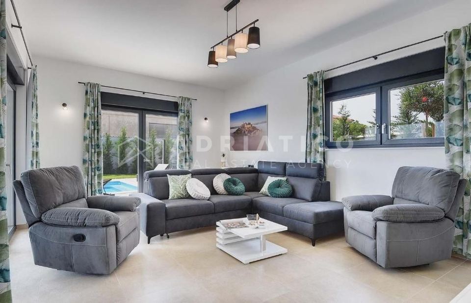 Kuća u Puli, 180m², 3 sobe, slika 4