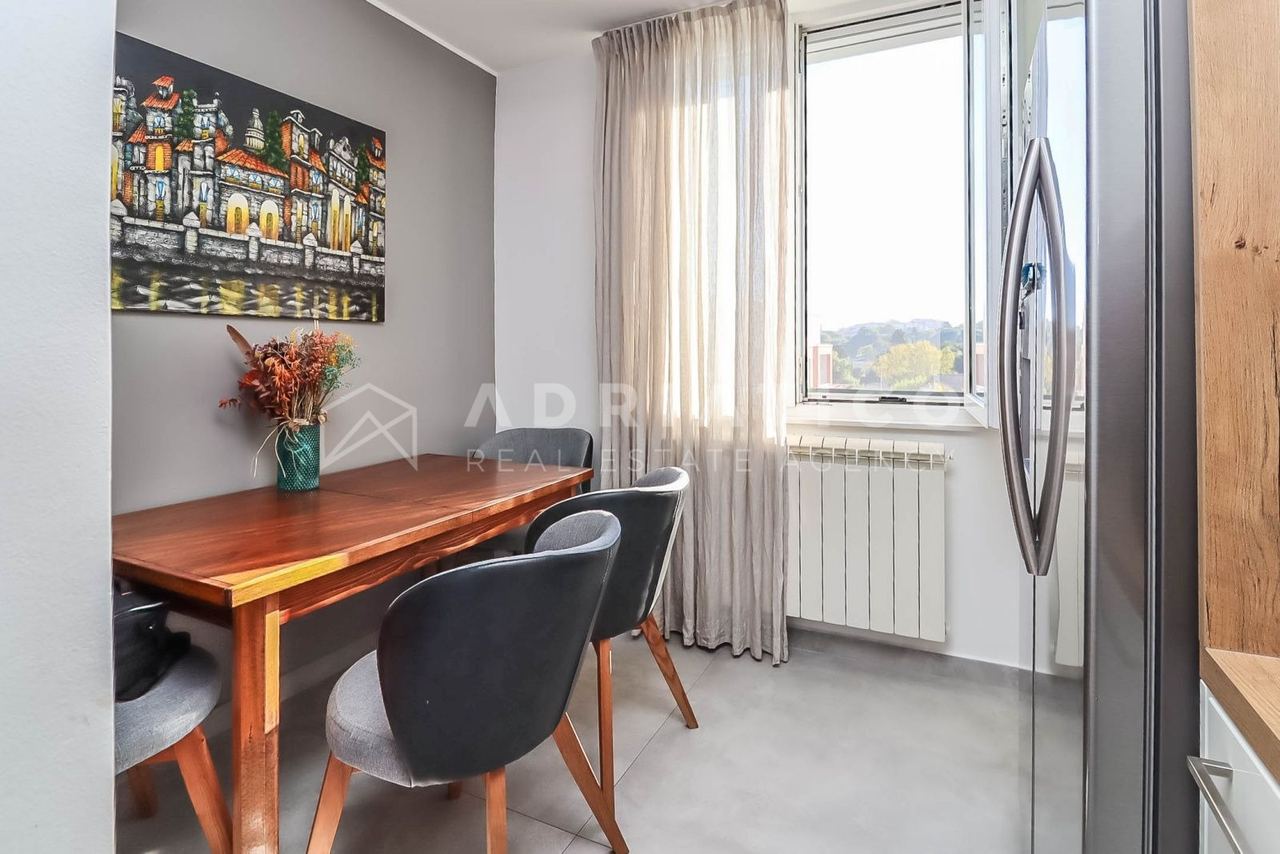Wohnung u Rovinju, 78.38m², 2 sobe