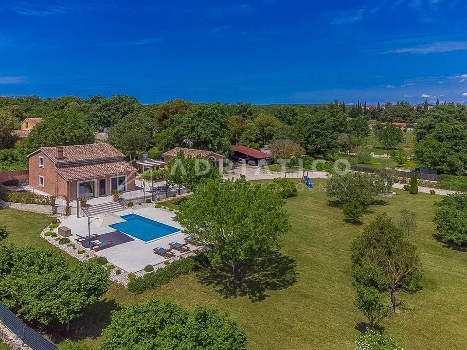 Kuća u Rovinju, 200m², 4 sobe