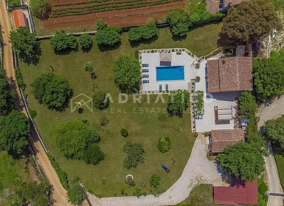 Kuća u Rovinju, 200m², 4 sobe, slika 2