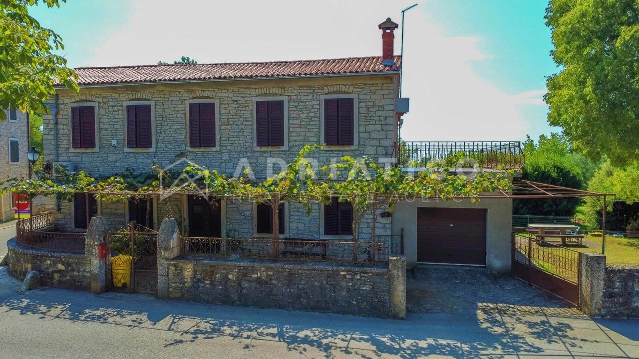 Kuća u Kanfanaru, 260m², 7 soba