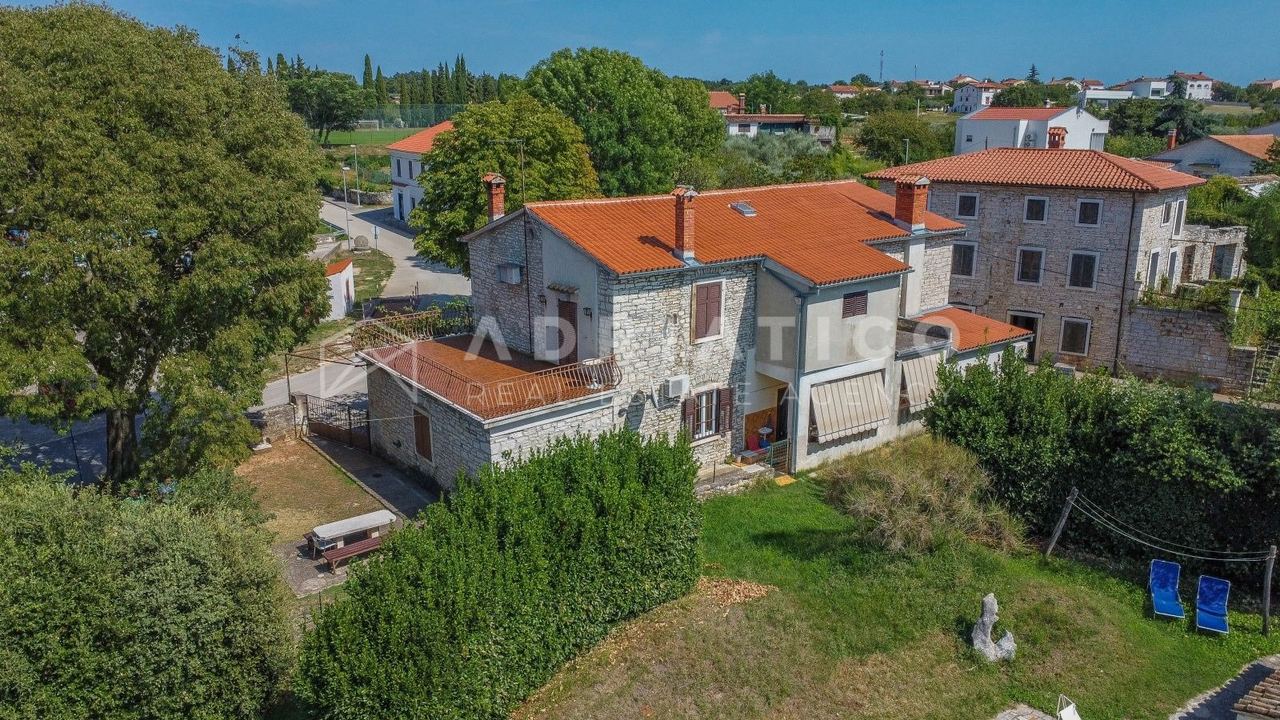 Kuća u Kanfanaru, 260m², 7 soba, slika 2