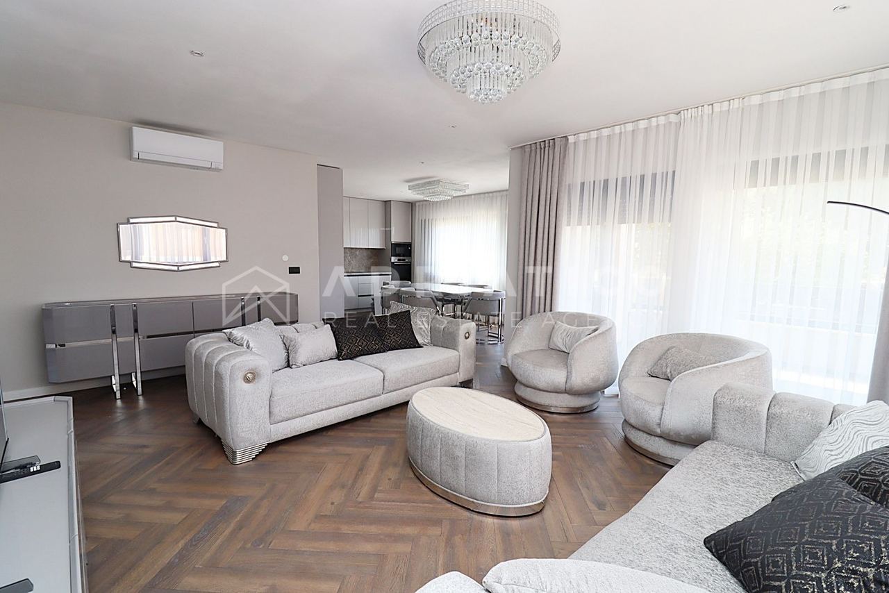 Wohnung u Rovinju, 119m², 3 sobe