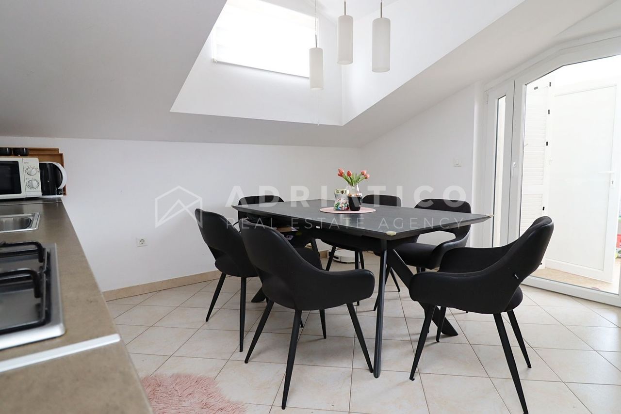 Wohnung u Rovinju, 74m², 2 sobe