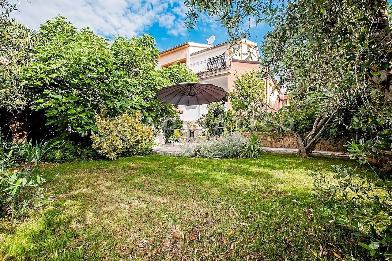 Kuća u Rovinju, 360m², 7 soba, slika 2