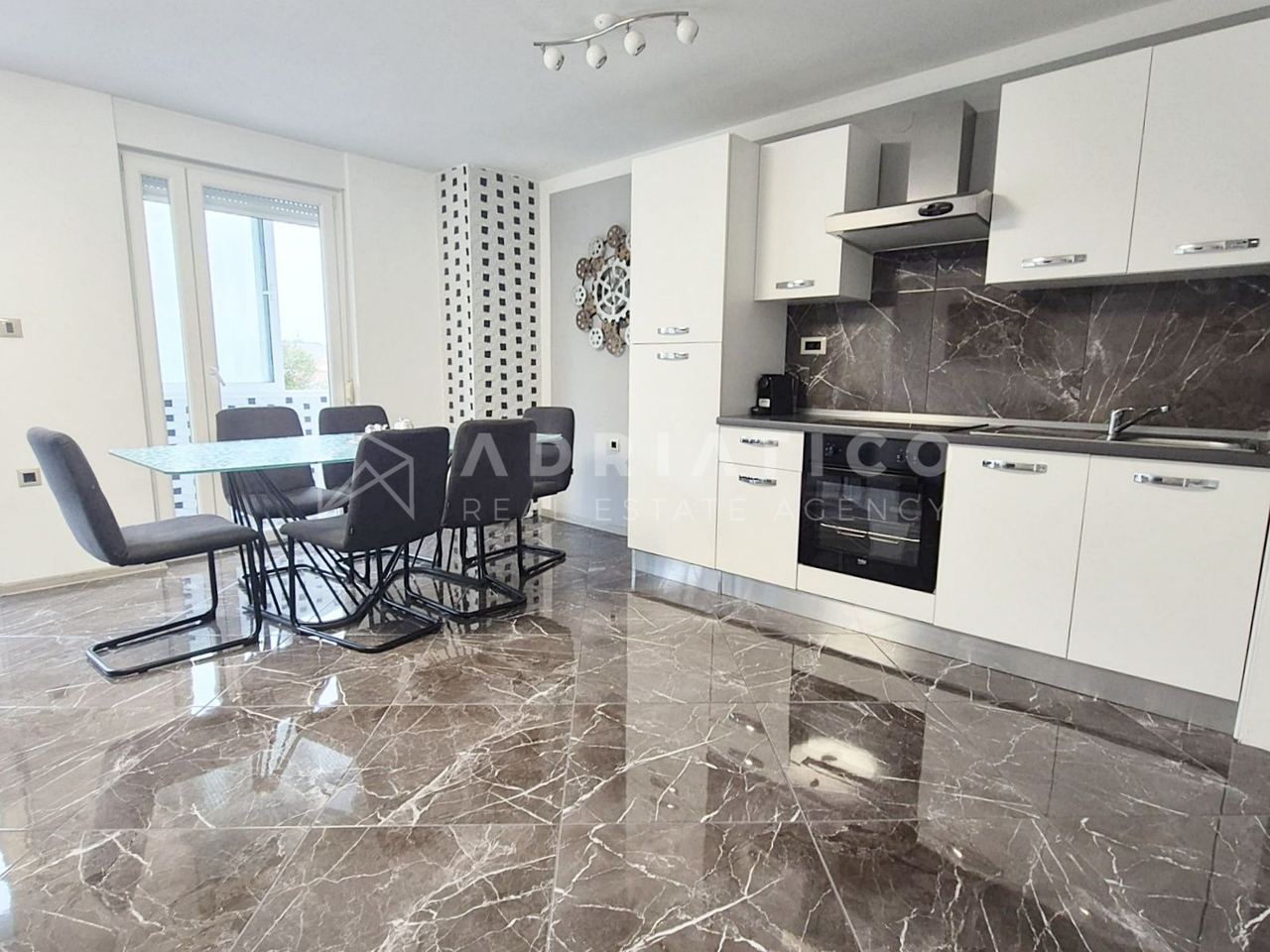 Wohnung u Rovinju, 71m², 3 sobe
