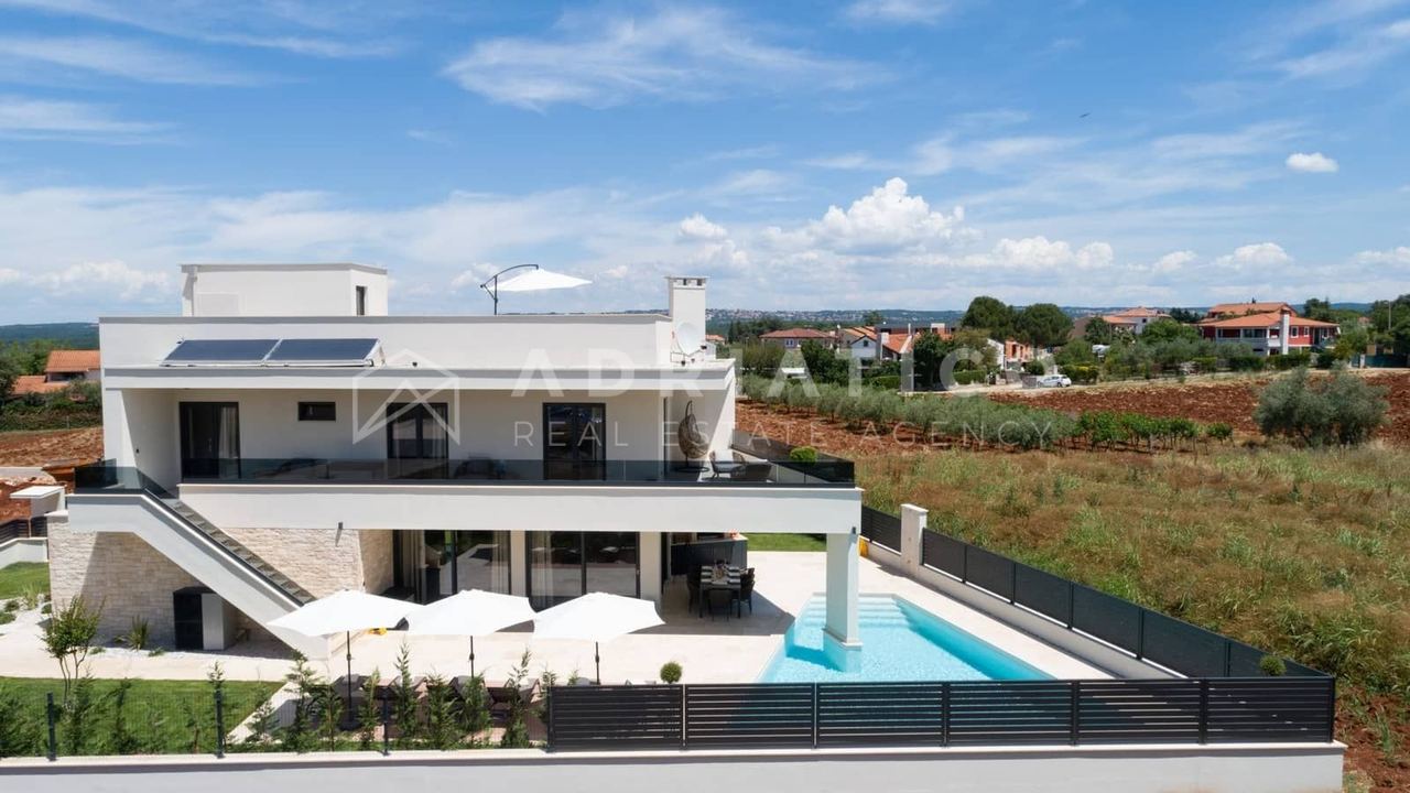 Kuća u Poreču, 220m², 3 sobe